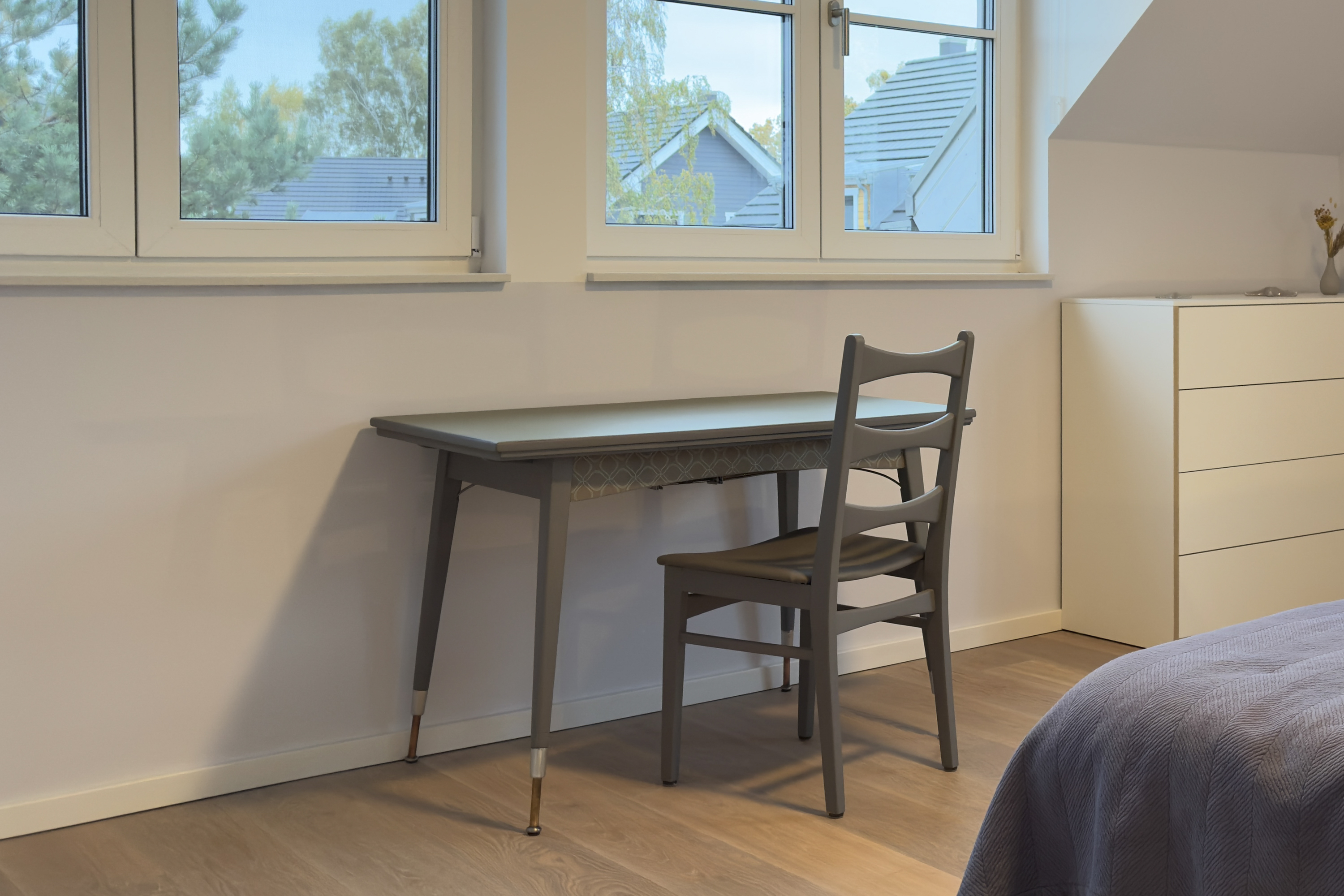 Schreibtisch im Schlafzimmer des Ferienhauses Lee